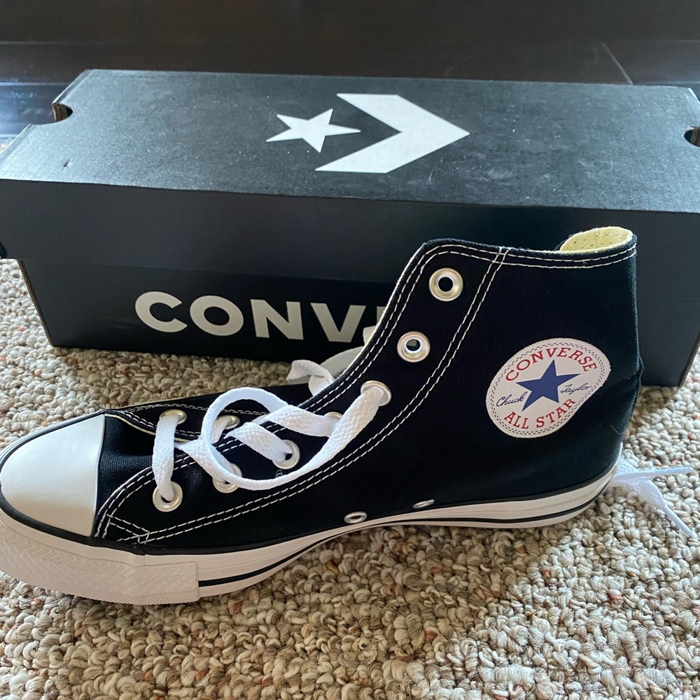 BRAND NEW never worn Converse